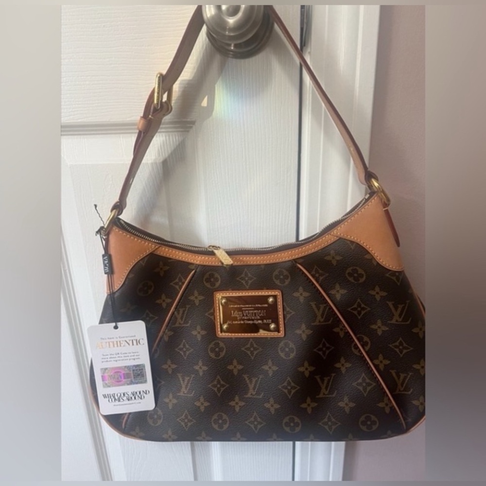 Louis Vuitton Thames GM shoulder bag